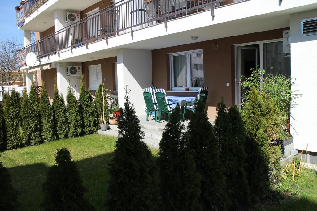 Bamboo Wellness Apartment Siofok Room photo