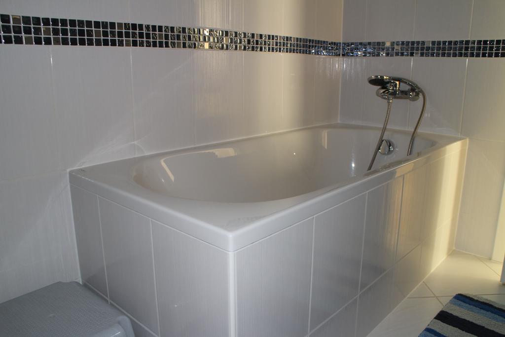 Bamboo Wellness Apartment Siofok Room photo