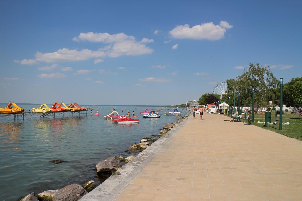 Bamboo Wellness Apartment Siofok Exterior photo